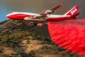 Putting out fires with a 747 Supertanker